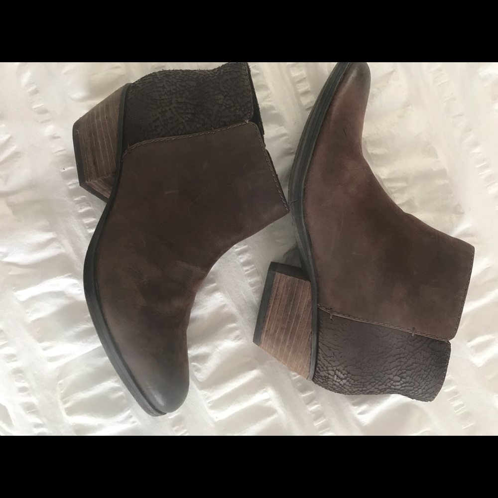 Clarks Booties - size 10 - Brown Booties